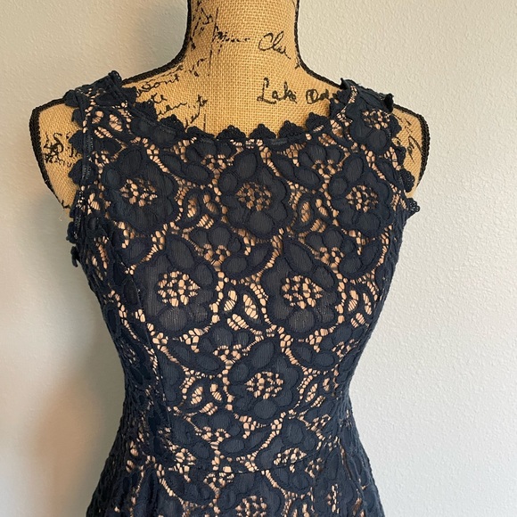 City Studio Dress Mini Navy Lace Tan lining Sleeveless Size 7 - Picture 3 of 12